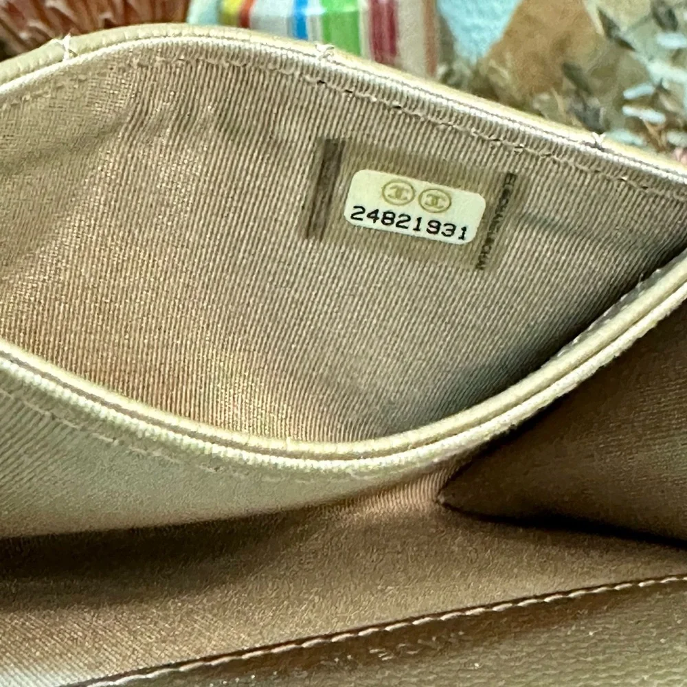 Authentic CHANEL Caviar Quilted Boy Flap Card holder Taupe Lambskin - Picture 9 of 9